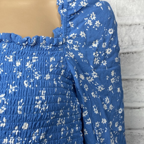 Reformation Pinto blue floral print smocked top - Picture 8 of 8